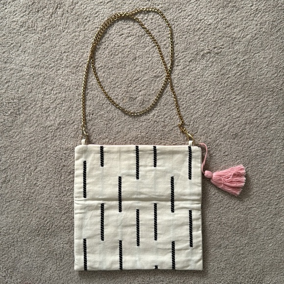 Tribe Alive purse - Picture 2 of 3